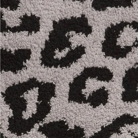 BAREFOOT DREAMS In the Wild Throw Blanket - Picture 2 of 5